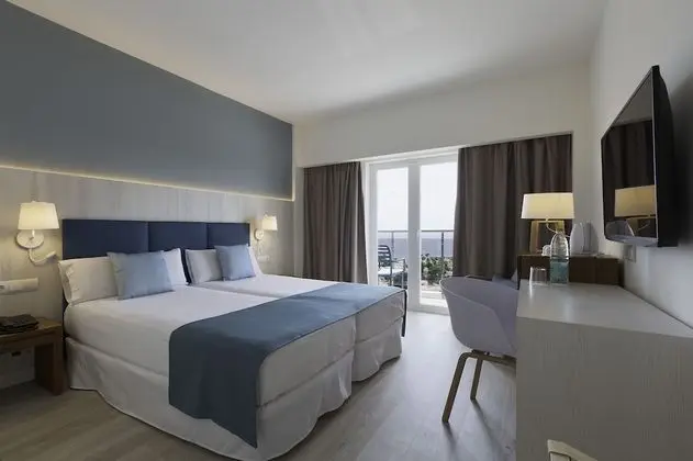 Junior Süit, Deniz Manzaralı (2 Adults + 1 Child)