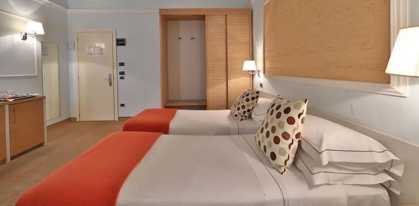 Classic Tek Büyük veya İki Ayrı Yataklı Oda