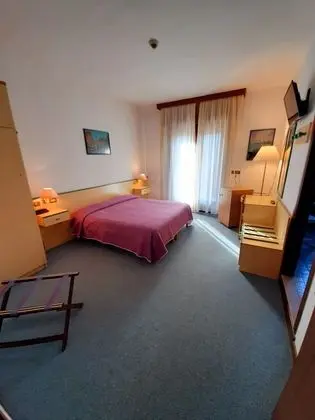 Tek Büyük veya İki Ayrı Yataklı Oda