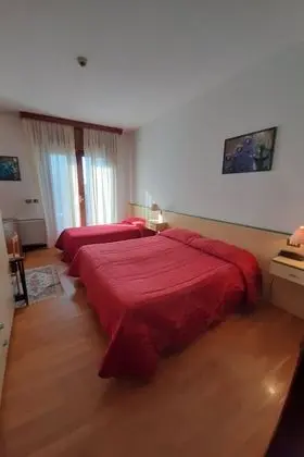 Üç Kişilik Oda