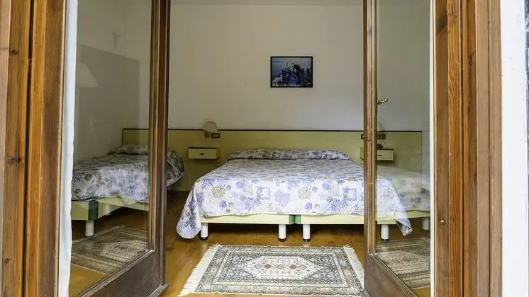 Üç Kişilik Oda