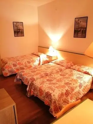 Üç Kişilik Oda