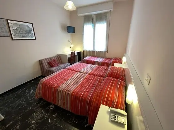 Üç Kişilik Oda