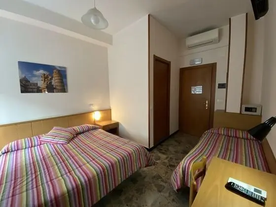 Üç Kişilik Oda