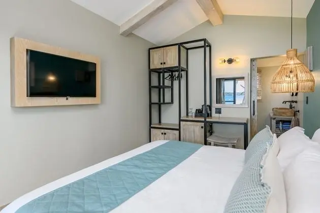 Hotel Cabin with Patio