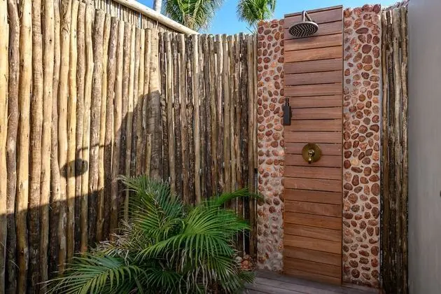 Luxury Hotel Cabin with Splash Pool