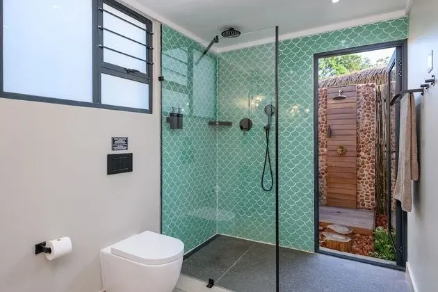 Luxury Hotel Cabin with Splash Pool