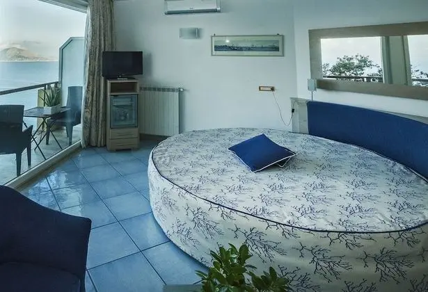 Deluxe Tek Büyük Yataklı Oda, Deniz Manzaralı