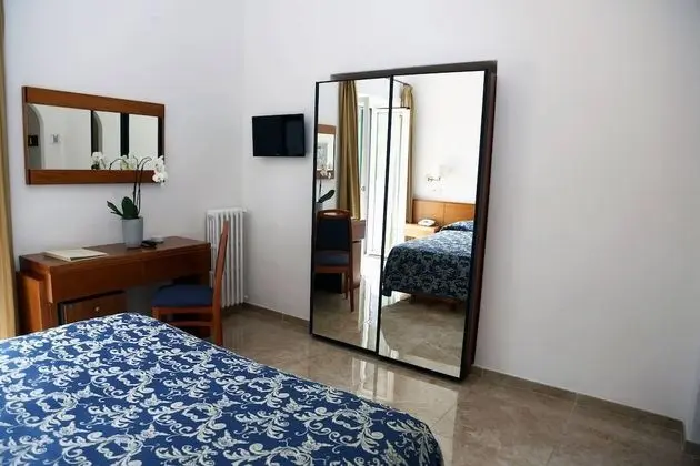 Standard Tek Büyük Yataklı Oda