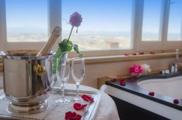 Romantic Tek Büyük Yataklı Oda