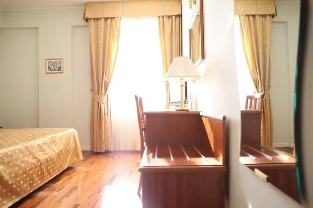 Tek Büyük veya İki Ayrı Yataklı Oda