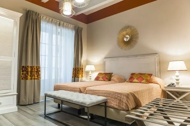 Comfort Tek Büyük veya İki Ayrı Yataklı Oda