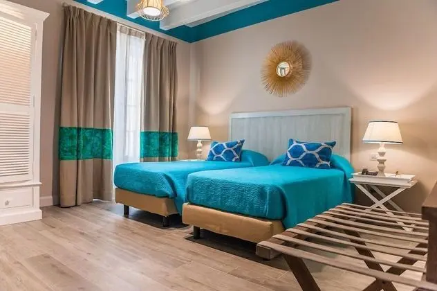 Comfort Tek Büyük veya İki Ayrı Yataklı Oda
