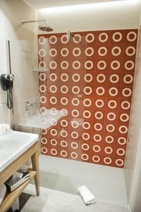 Comfort Tek Büyük veya İki Ayrı Yataklı Oda
