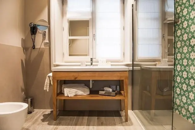 Comfort Tek Büyük veya İki Ayrı Yataklı Oda