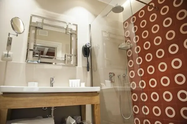 Comfort Tek Büyük veya İki Ayrı Yataklı Oda