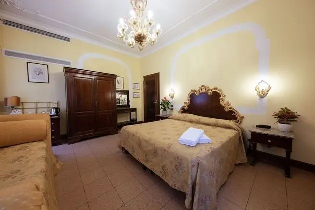 Classic Tek Büyük veya İki Ayrı Yataklı Oda