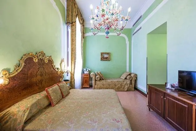 Luxury Tek Büyük Yataklı Oda, Kanal Manzaralı