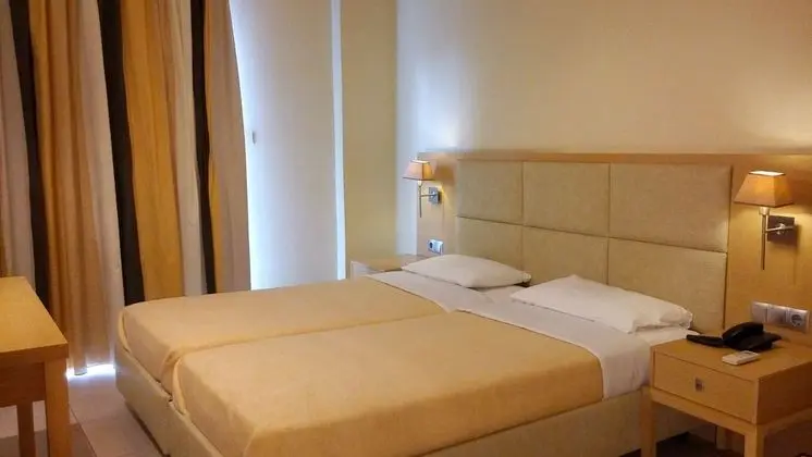 Tek Büyük veya İki Ayrı Yataklı Oda, Balkon