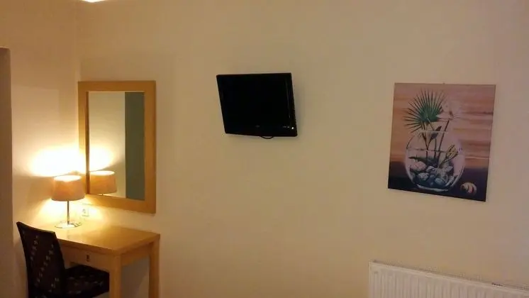 Tek Büyük veya İki Ayrı Yataklı Oda, Balkon