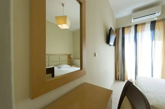 Tek Büyük veya İki Ayrı Yataklı Oda, Balkon