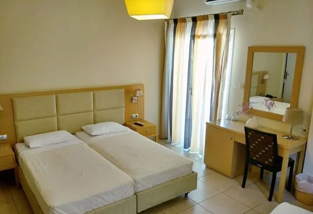Tek Büyük veya İki Ayrı Yataklı Oda, Balkon