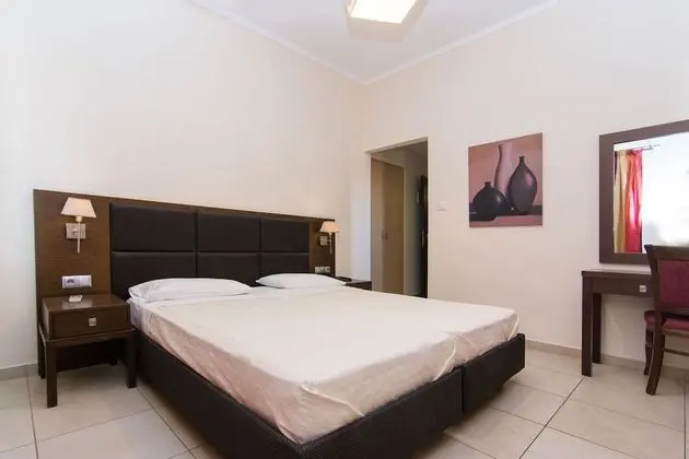 Tek Büyük veya İki Ayrı Yataklı Oda, Balkon