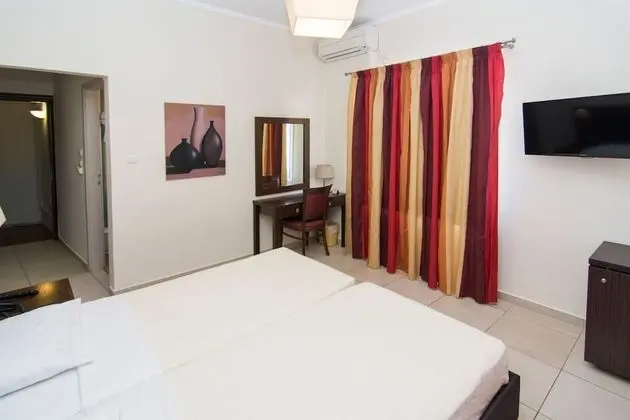 Tek Büyük veya İki Ayrı Yataklı Oda, Balkon