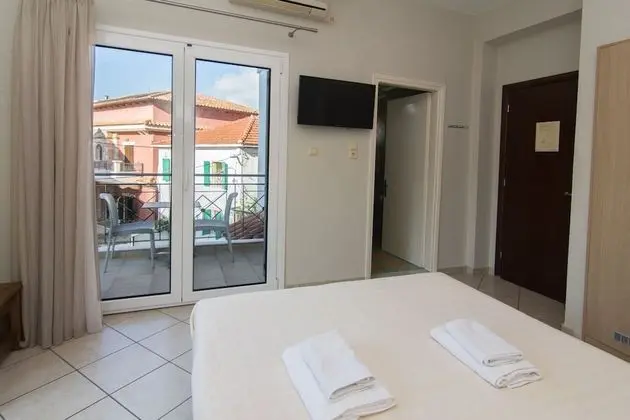 Tek Büyük veya İki Ayrı Yataklı Oda, Balkon