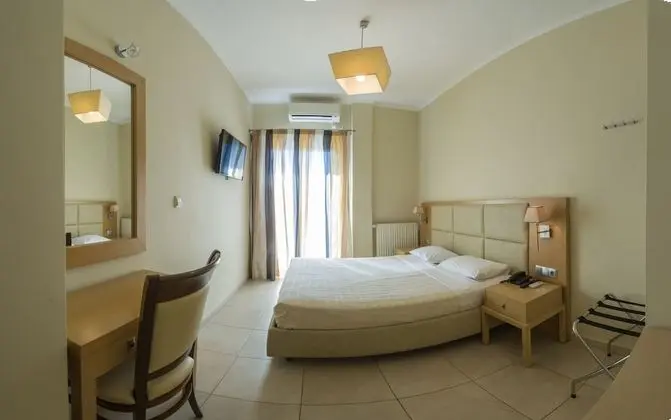 Tek Büyük Yataklı Oda, Balkon, Deniz Manzaralı