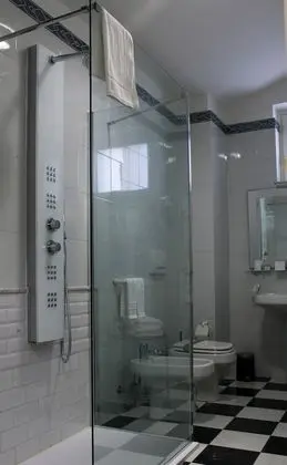 Standard Tek Büyük veya İki Ayrı Yataklı Oda