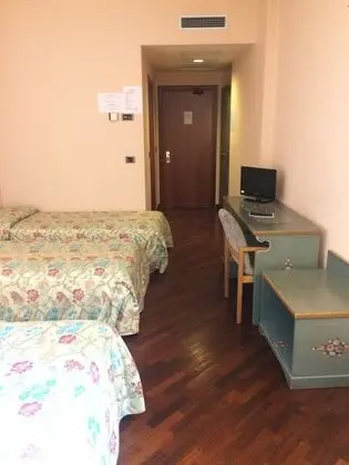 Üç Kişilik Oda