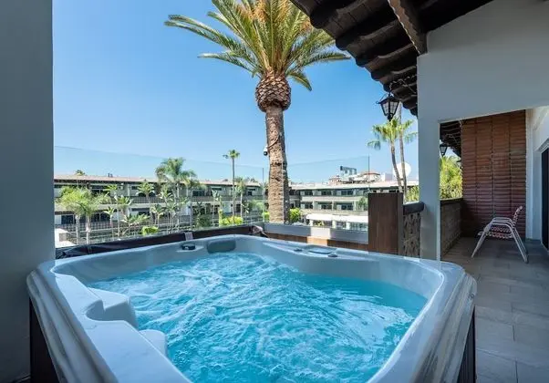 Master Suite California King , only adults