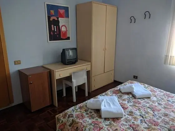 Basic Tek Büyük veya İki Ayrı Yataklı Oda, Engellilere Uygun, Sigara İçilmez