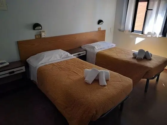 Basic Tek Büyük veya İki Ayrı Yataklı Oda, Engellilere Uygun, Sigara İçilmez