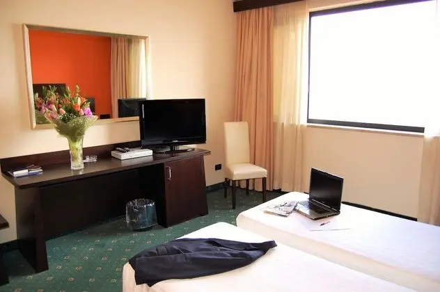 Büyük Yataklı Tek Kişilik Oda