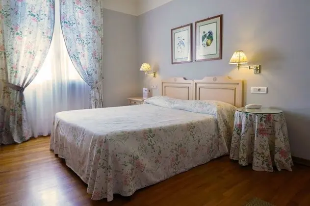 Superior Büyük Yataklı Tek Kişilik Oda