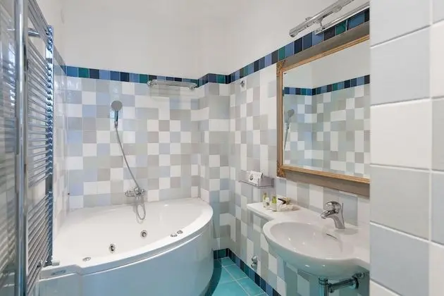 Superior Büyük Yataklı Tek Kişilik Oda