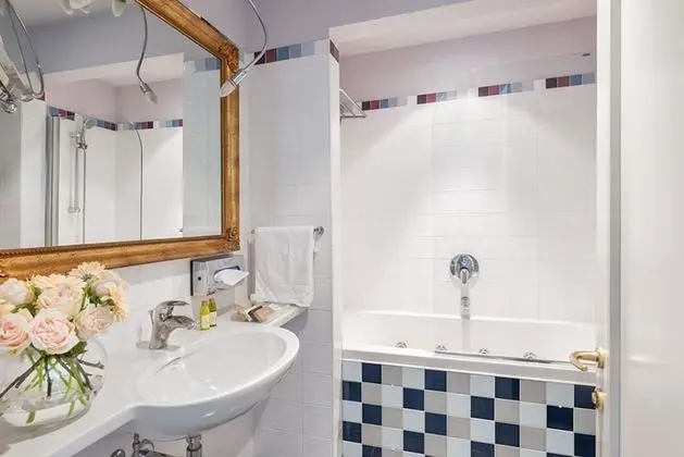 Superior Büyük Yataklı Tek Kişilik Oda