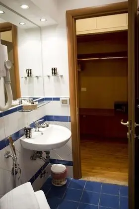 Classic Tek Büyük Yataklı Oda