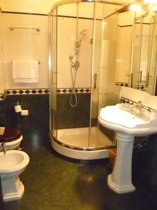 Tek Kişilik Oda (External Private Bathroom)