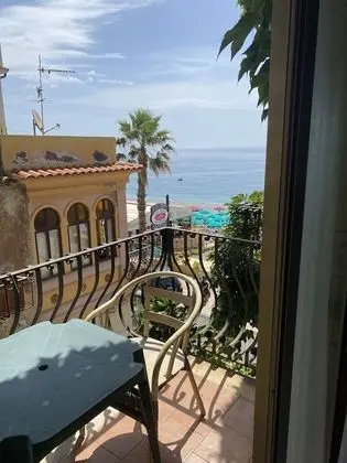 Tek Büyük Yataklı Oda, Balkon, Deniz Manzaralı