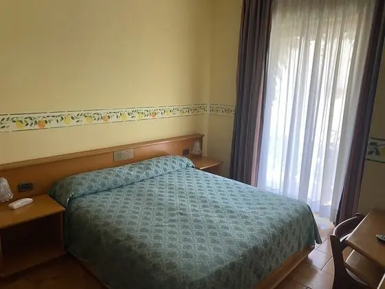 Tek Büyük Yataklı Oda, Balkon, Deniz Manzaralı