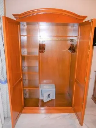 Classic Tek Büyük Yataklı Oda
