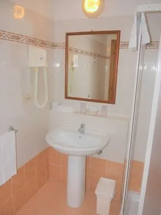 Classic Tek Büyük Yataklı Oda