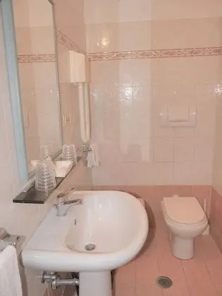 Classic Üç Kişilik Oda