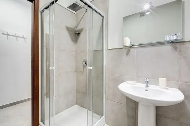 Classic Tek Büyük Yataklı Oda