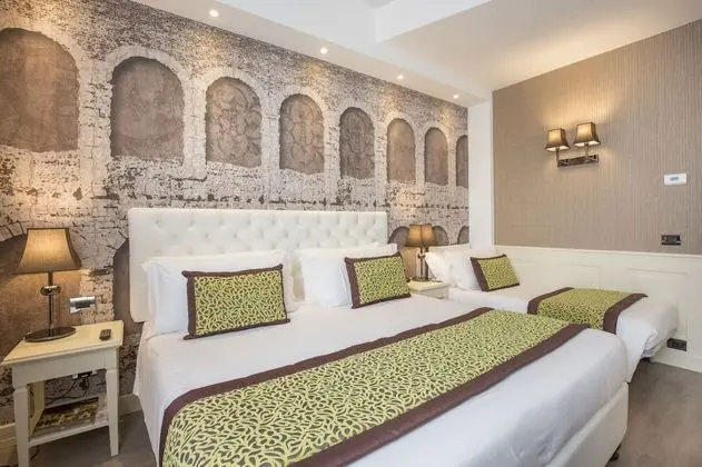 Deluxe Üç Kişilik Oda