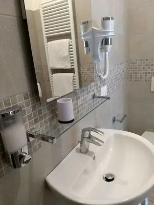 Classic Üç Kişilik Oda, 1 Büyük (Queen) Boy Yatak, Sigara İçilmez