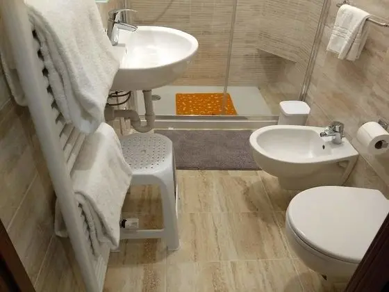 Classic Üç Kişilik Oda, 1 Büyük (Queen) Boy Yatak, Sigara İçilmez